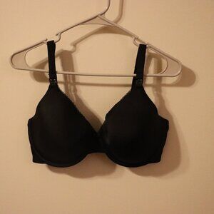 Motherhood black underwire nursing bra, light used great condition, 36DDD